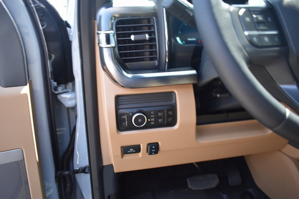 Used 2025 Ford F450 Lariat w/ FX4 Off-Road Package image 26