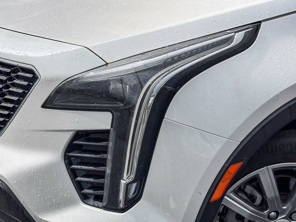 Used 2023 Cadillac XT4 Premium Luxury w/ Technology Package AWD/4WD image 2