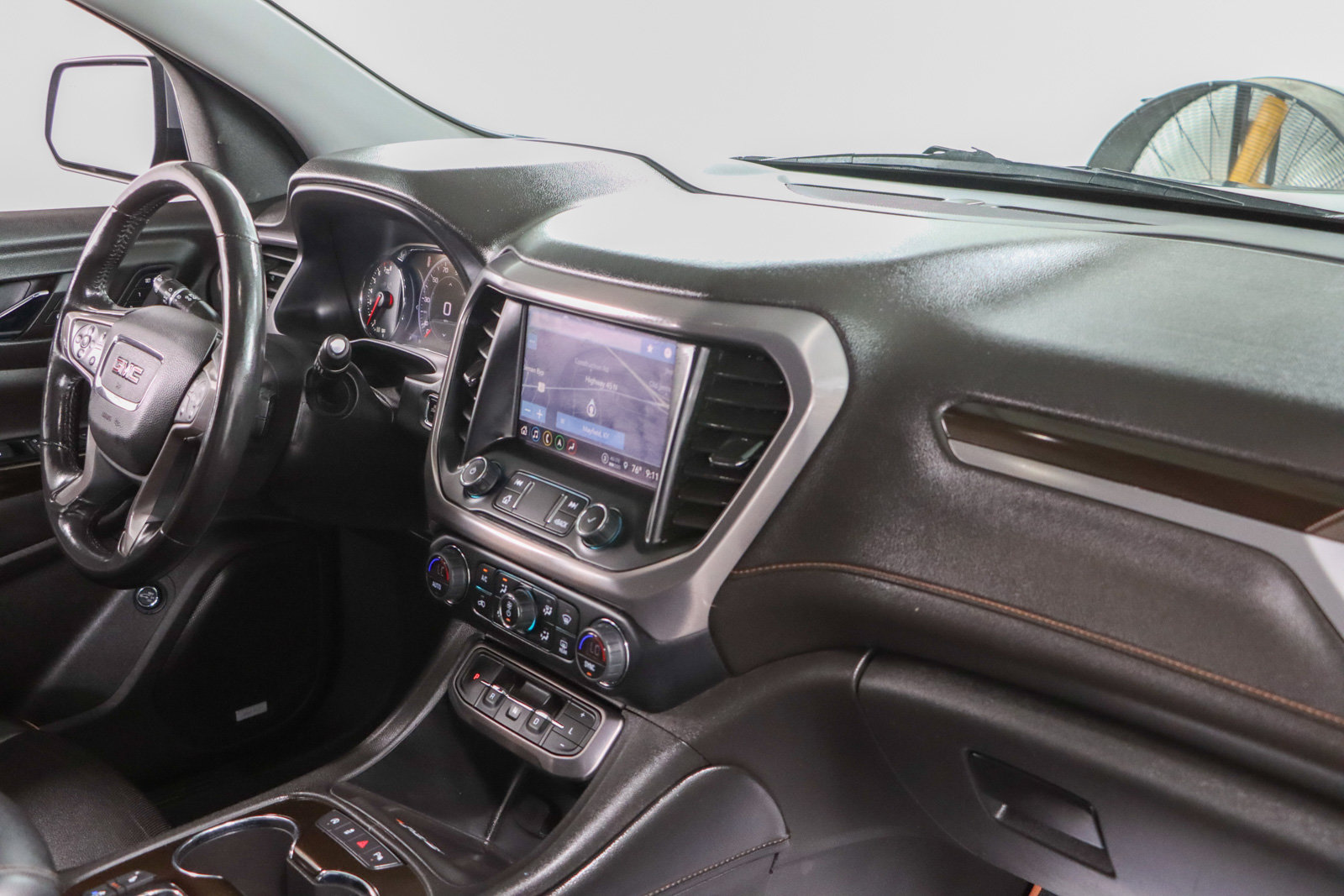 Used 2022 GMC Acadia AT4 w/ GMC Pro Grade Package AWD/4WD image 28