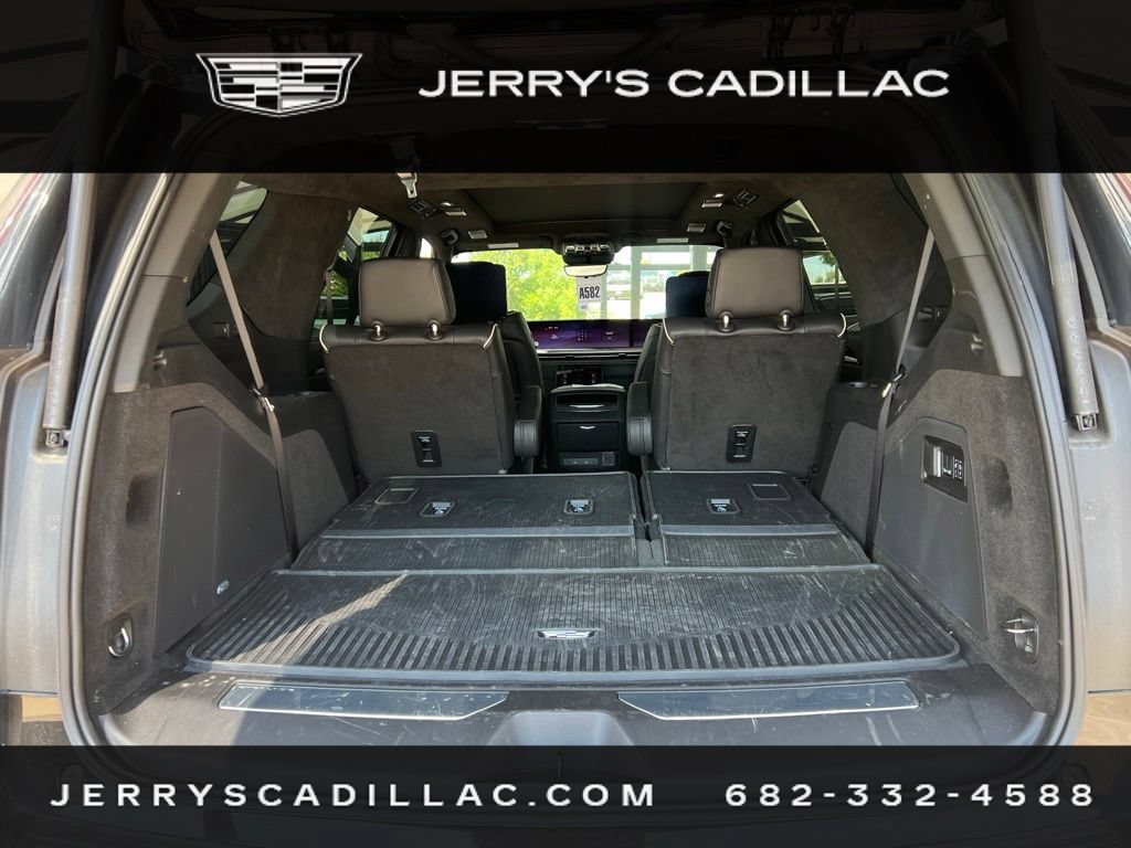 Used 2026 Cadillac Escalade Platinum Sport AWD/4WD image 17