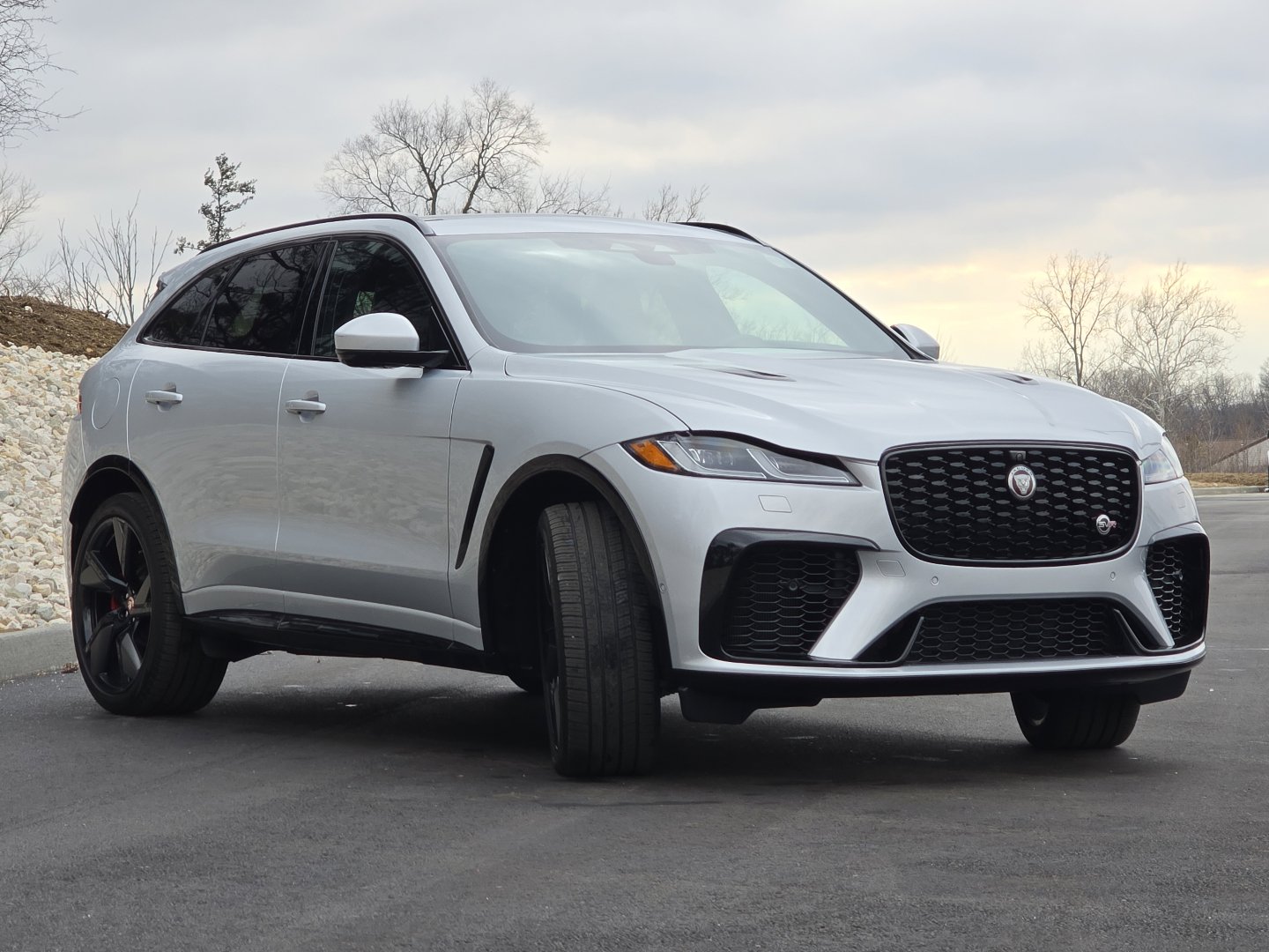 Used 2023 Jaguar F-PACE SVR image 8