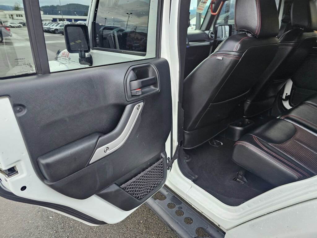 Used 2018 Jeep Wrangler Unlimited Sahara image 12