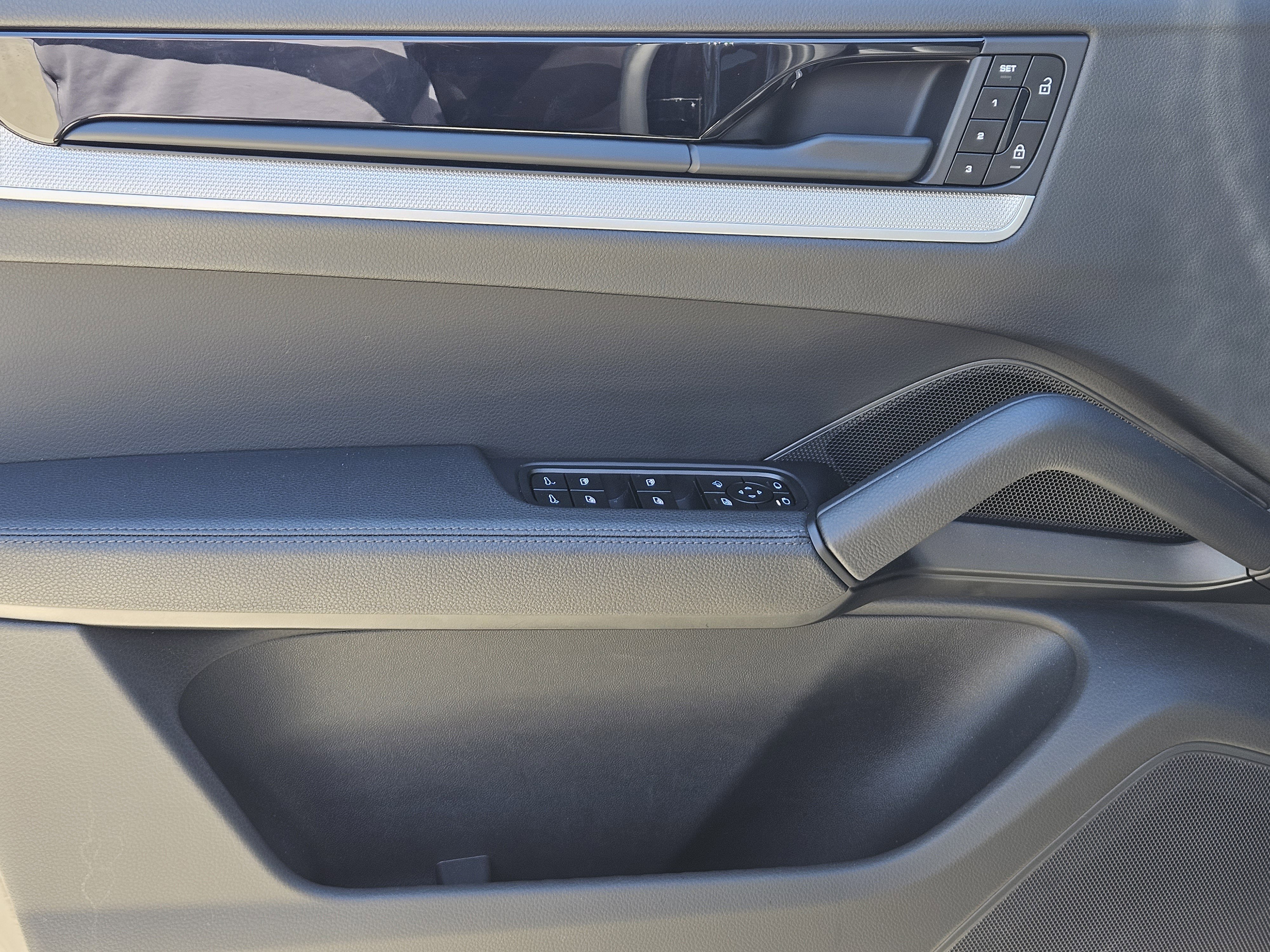 Used 2026 Porsche Cayenne image 22