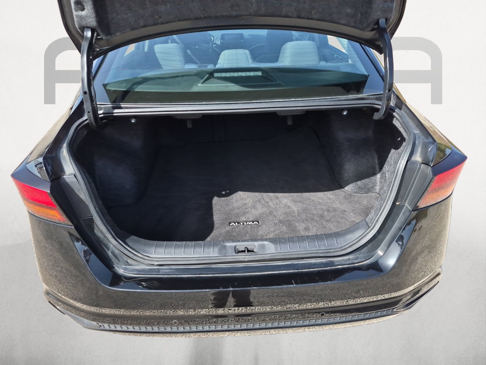 Used 2023 Nissan Altima 2.5 S FWD image 12