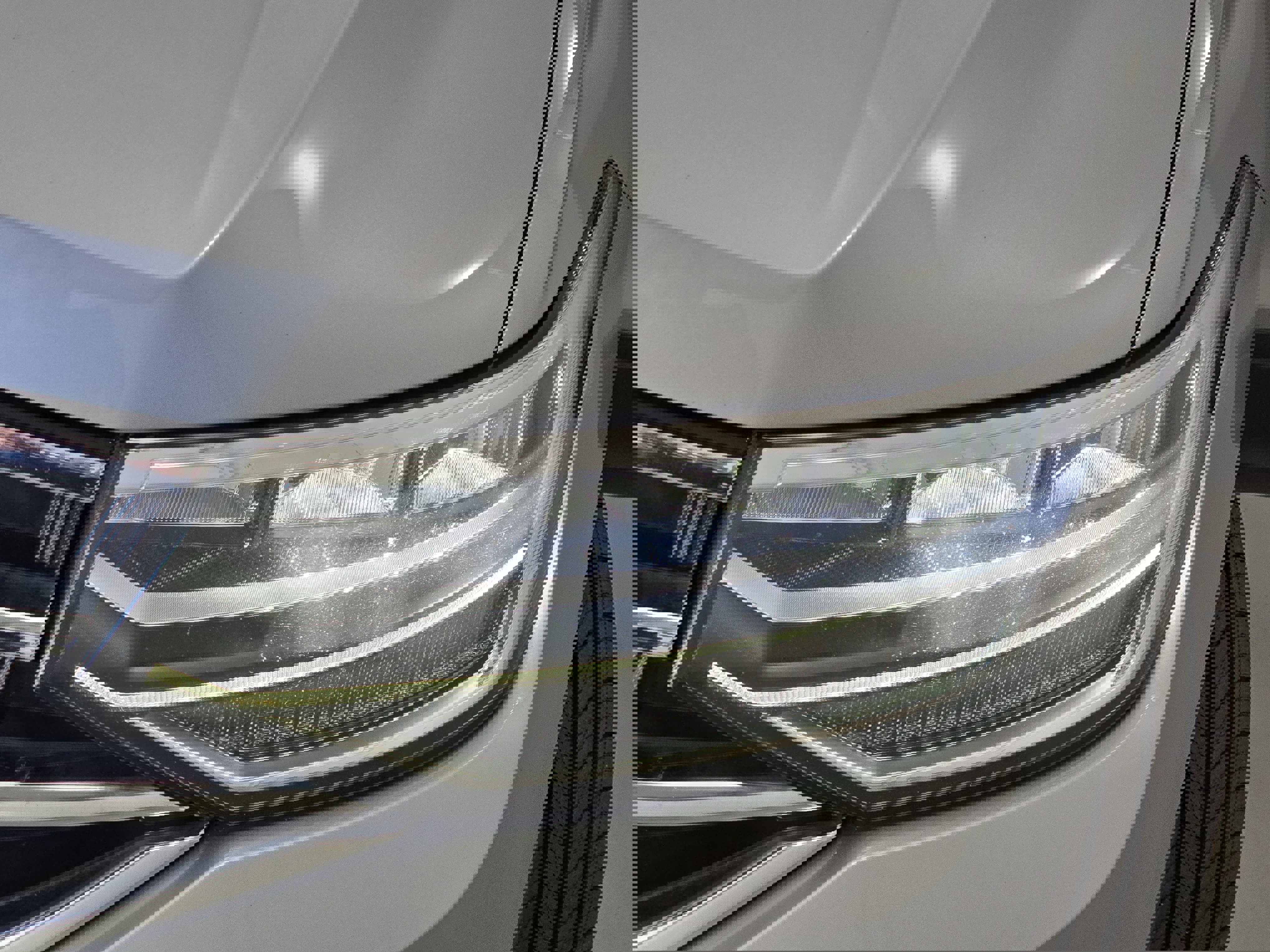 Certified 2022 Volkswagen Tiguan SE w/ Panoramic Sunroof Package image 32