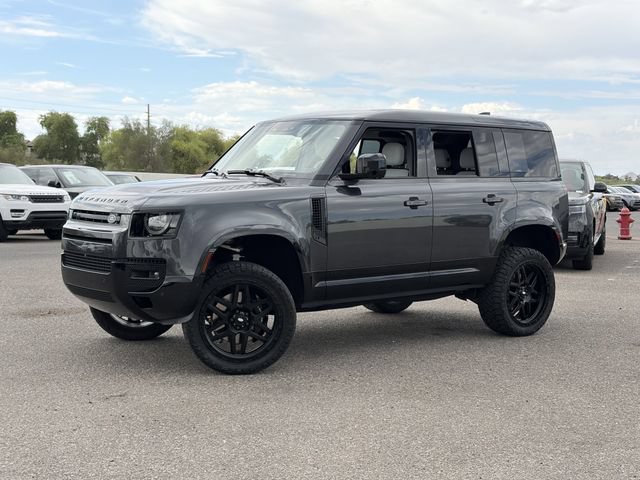Used 2025 Land Rover Defender 110 V8 AWD/4WD image 2