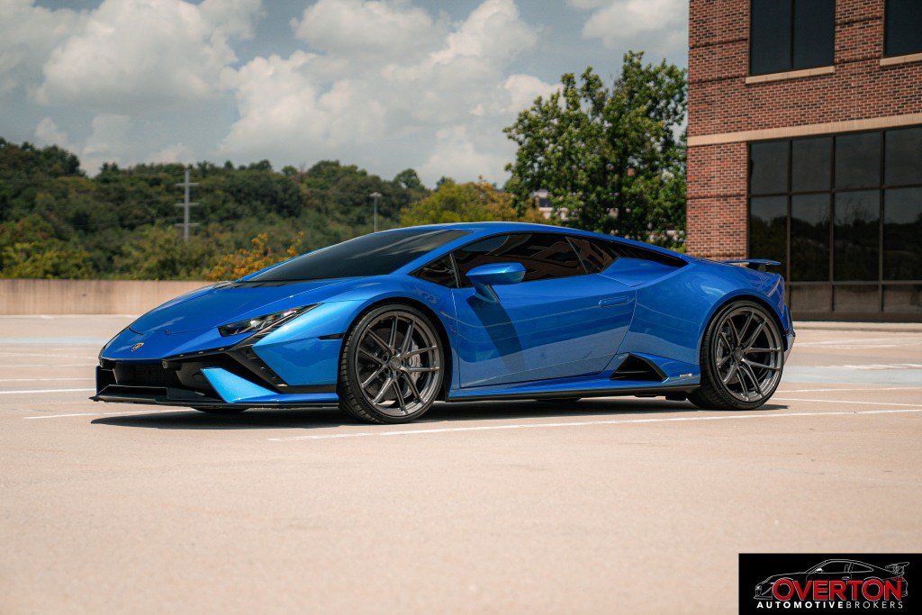 Used 2023 Lamborghini Huracan Tecnica RWD image 2