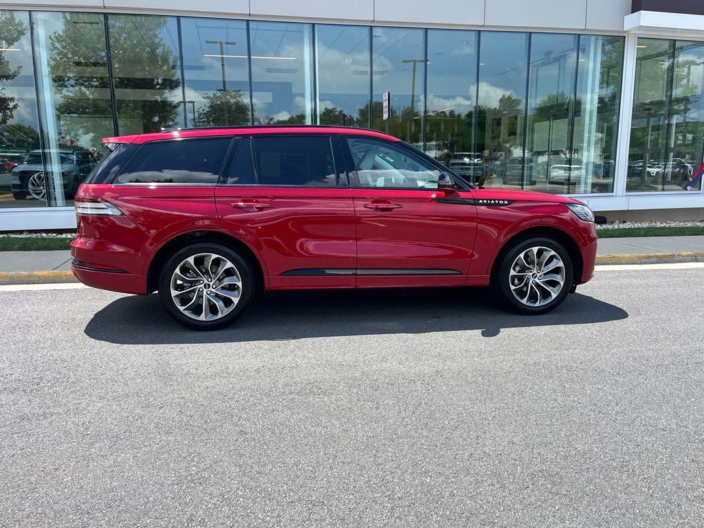 Used 2026 Lincoln Aviator AWD image 9