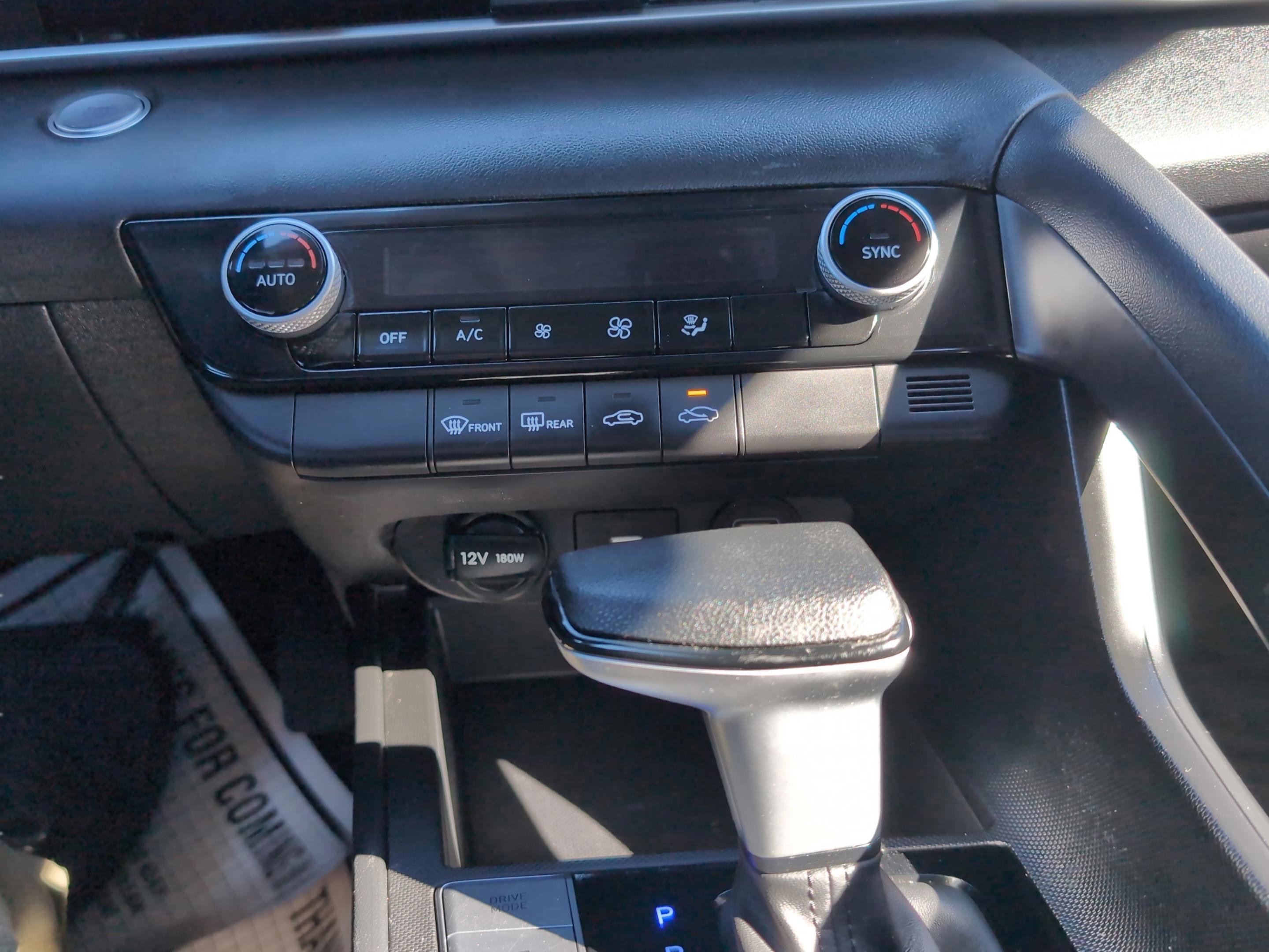 Used 2023 Hyundai Elantra SEL image 16