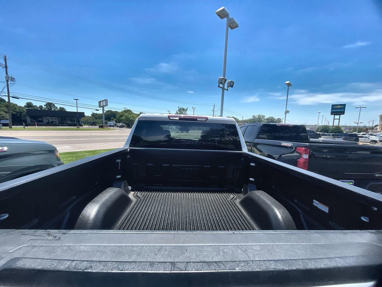 Used 2024 GMC Sierra 1500 SLT AWD/4WD image 25