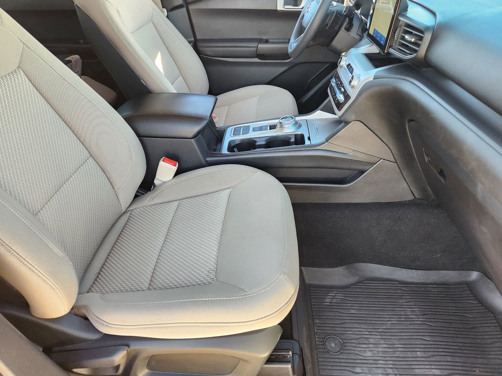 Used 2020 Ford Explorer 2WD image 17