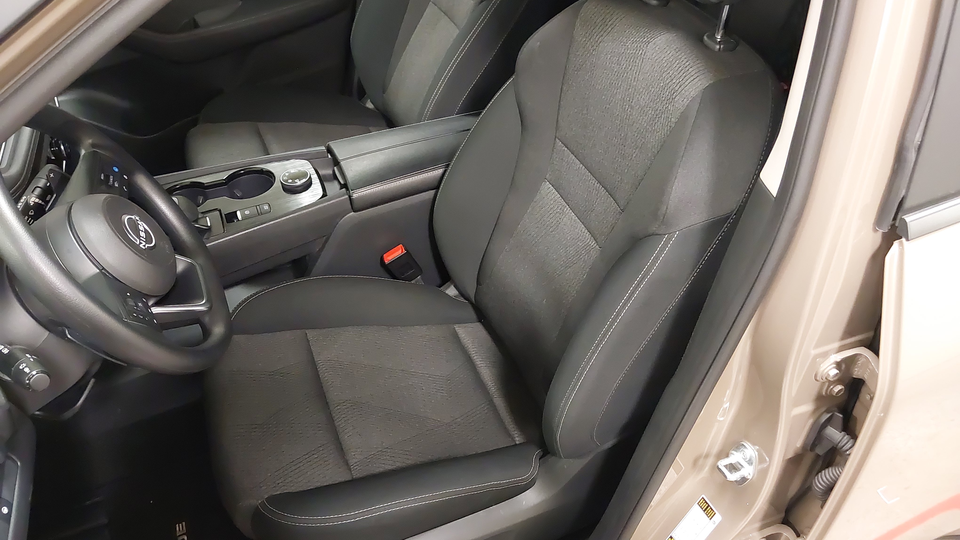 Used 2024 Nissan Rogue SV AWD/4WD image 22
