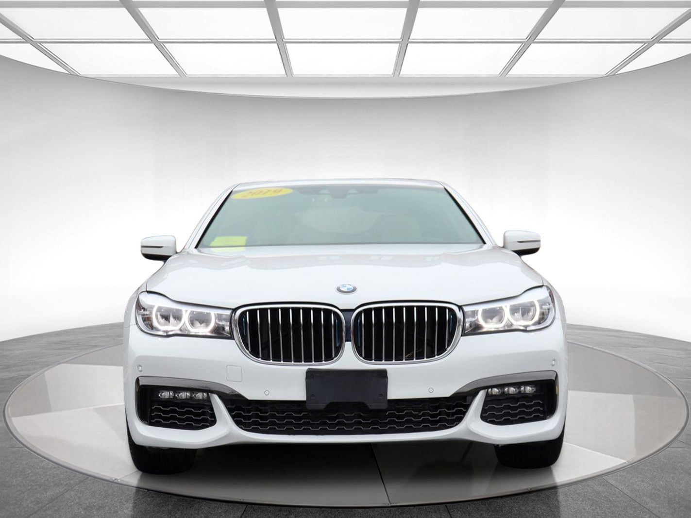 Used 2019 BMW 740e xDrive w/ Executive Package AWD/4WD image 2