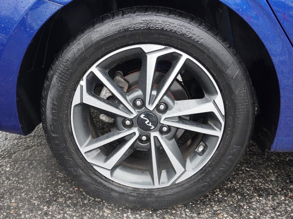 Used 2023 Kia Forte LXS FWD image 14