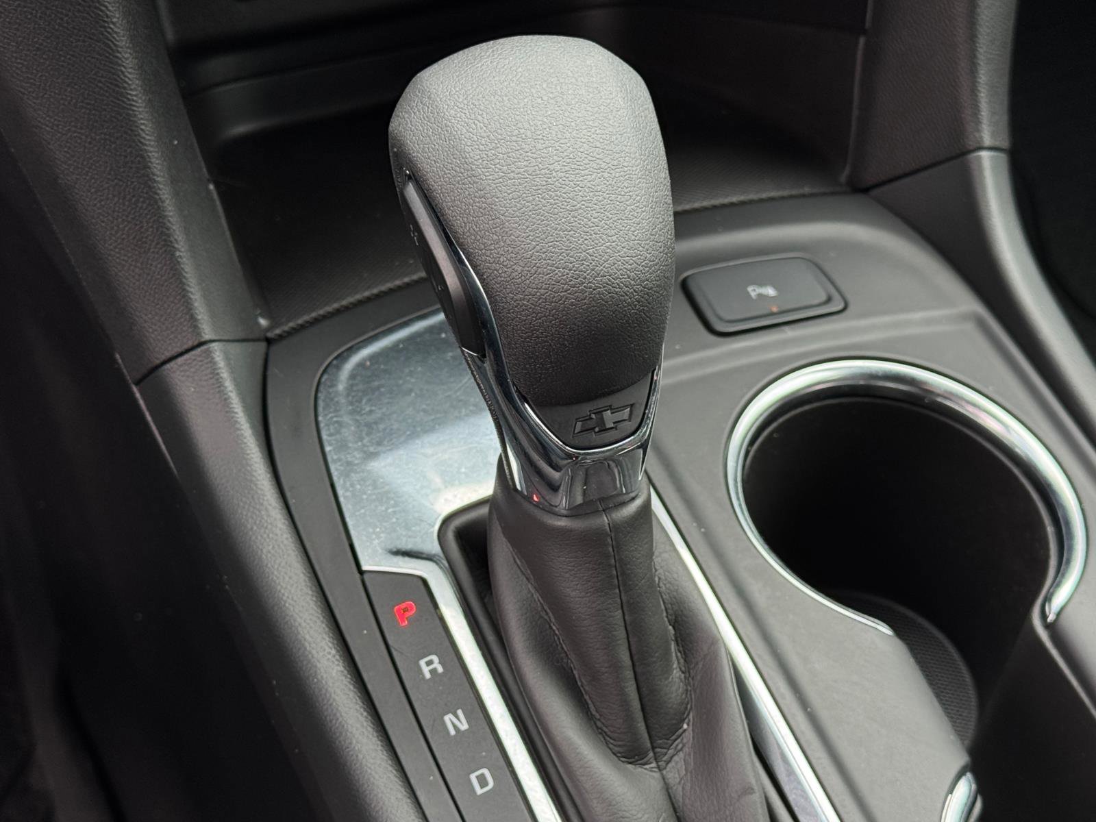 Used 2024 Chevrolet Equinox LT w/ LPO, Floor Liner Package FWD image 18