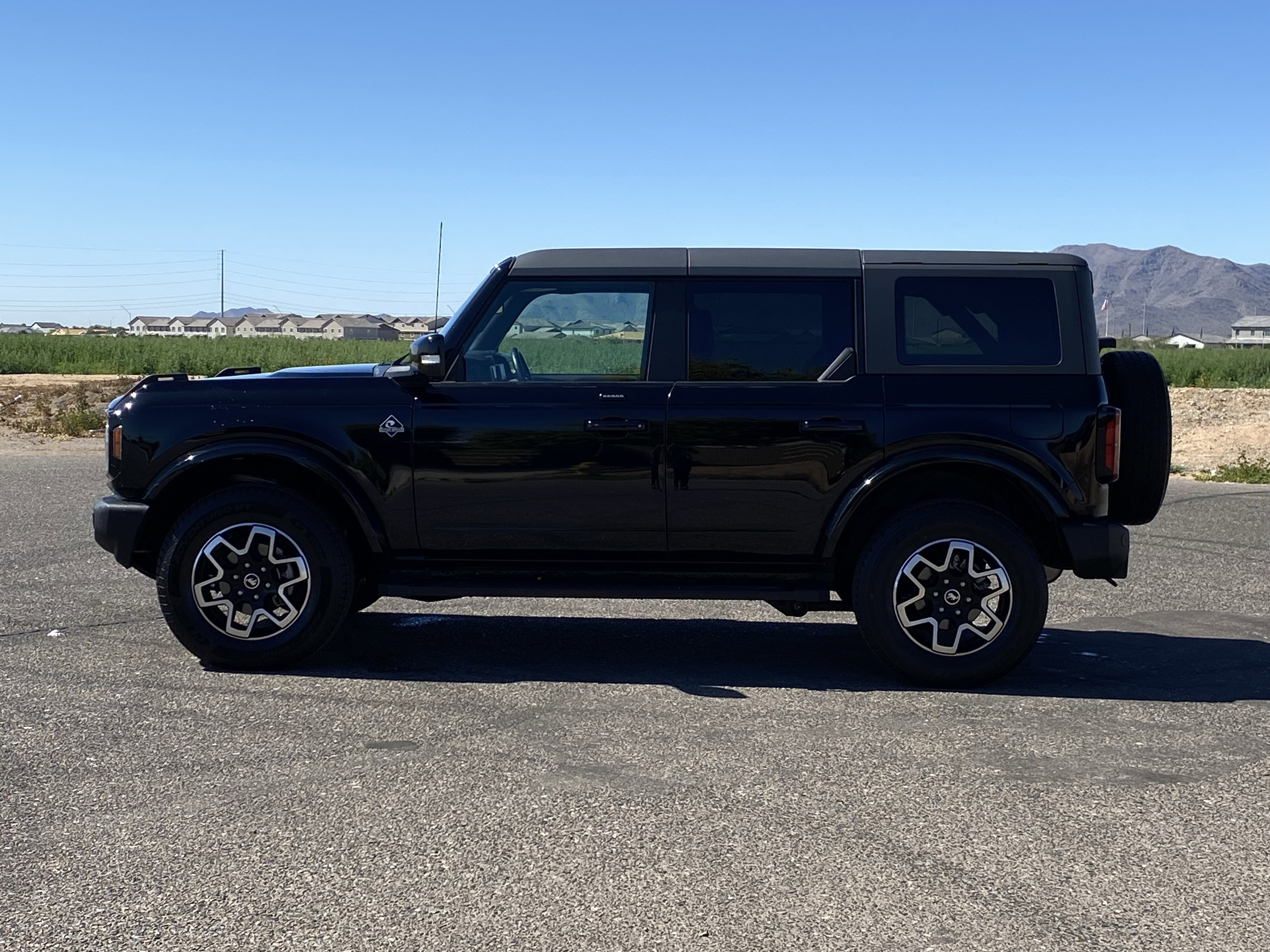 Used 2022 Ford Bronco Outer Banks image 6