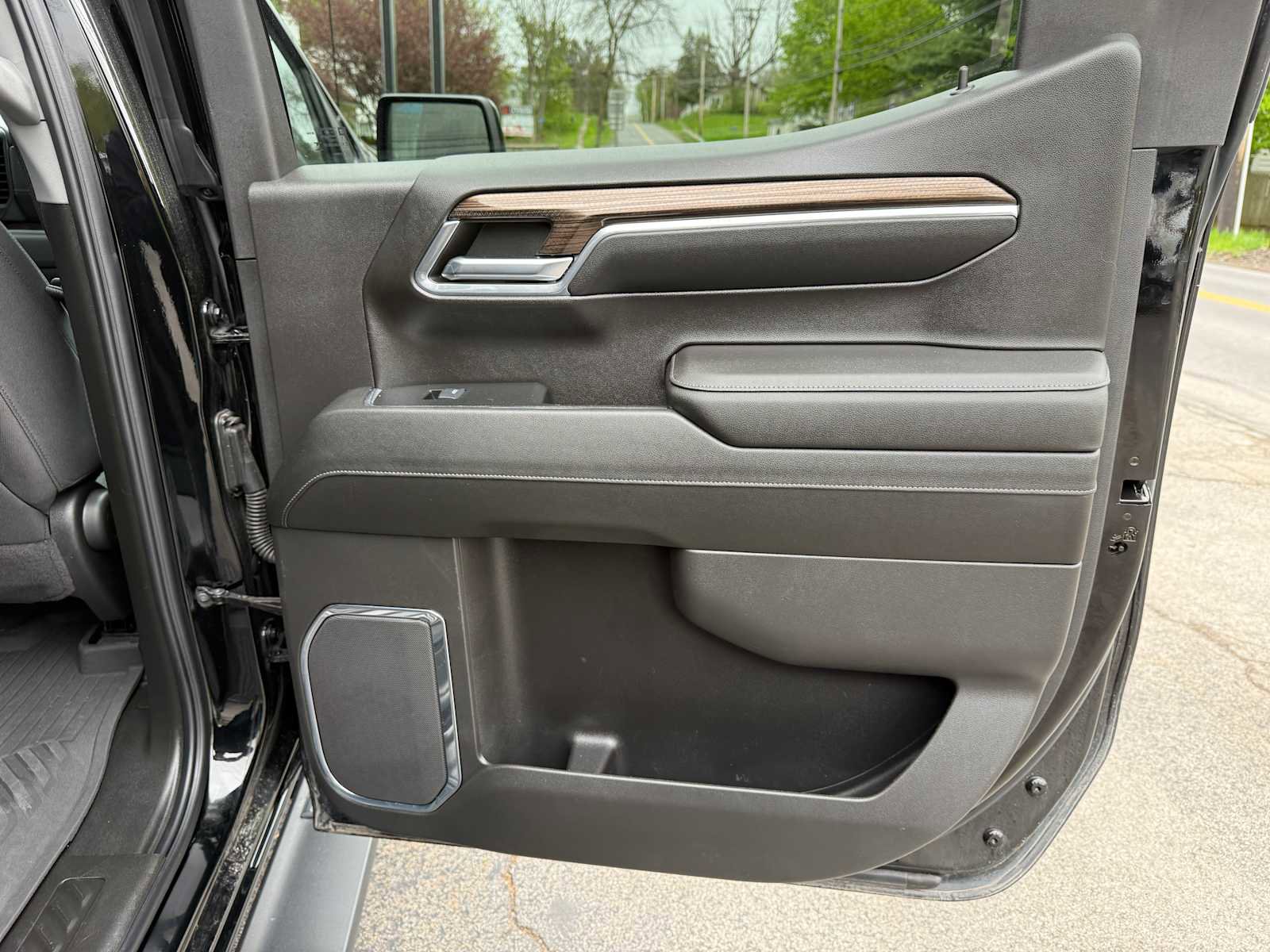 Used 2024 Chevrolet Silverado 1500 LT Trail Boss image 35