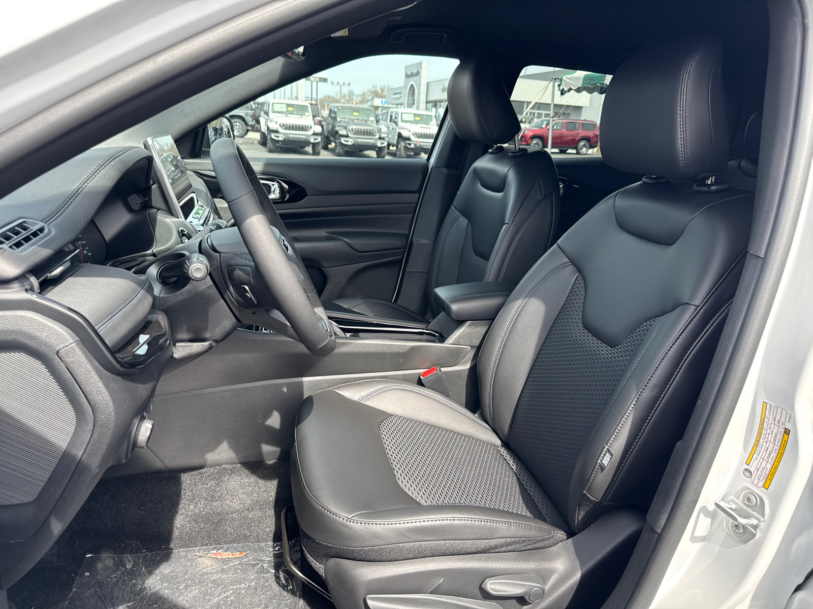 New 2026 Jeep Compass Latitude AWD/4WD image 9