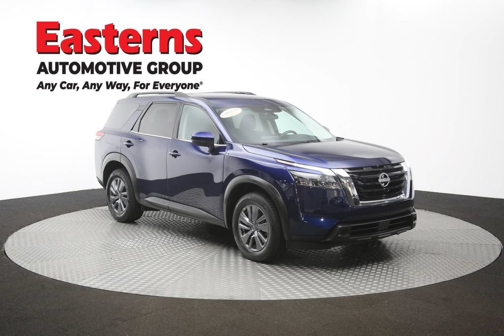 Used 2025 Nissan Pathfinder SV FWD image 50