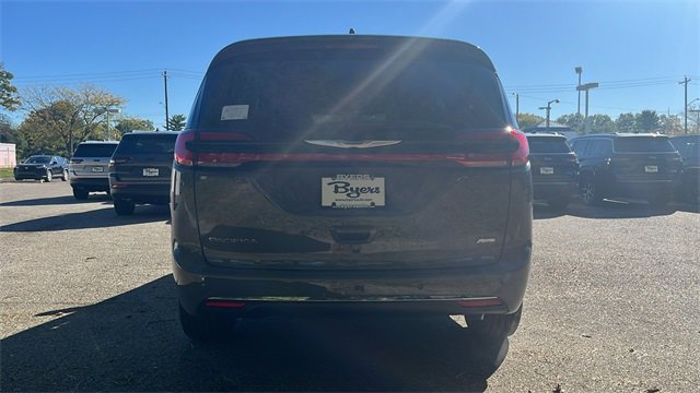 New 2025 Chrysler Pacifica Select image 9