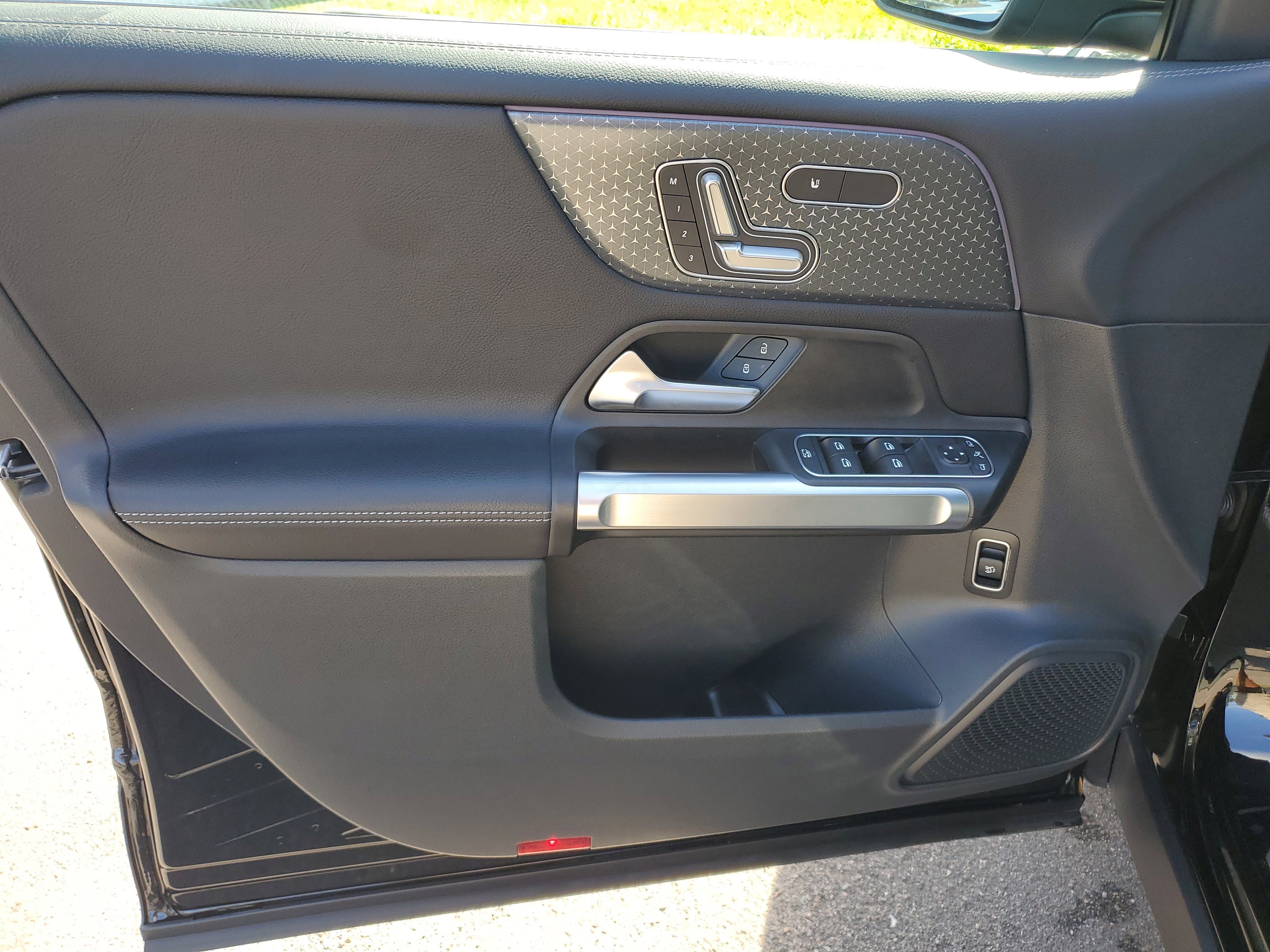 Certified 2025 Mercedes-Benz GLB 250 image 17