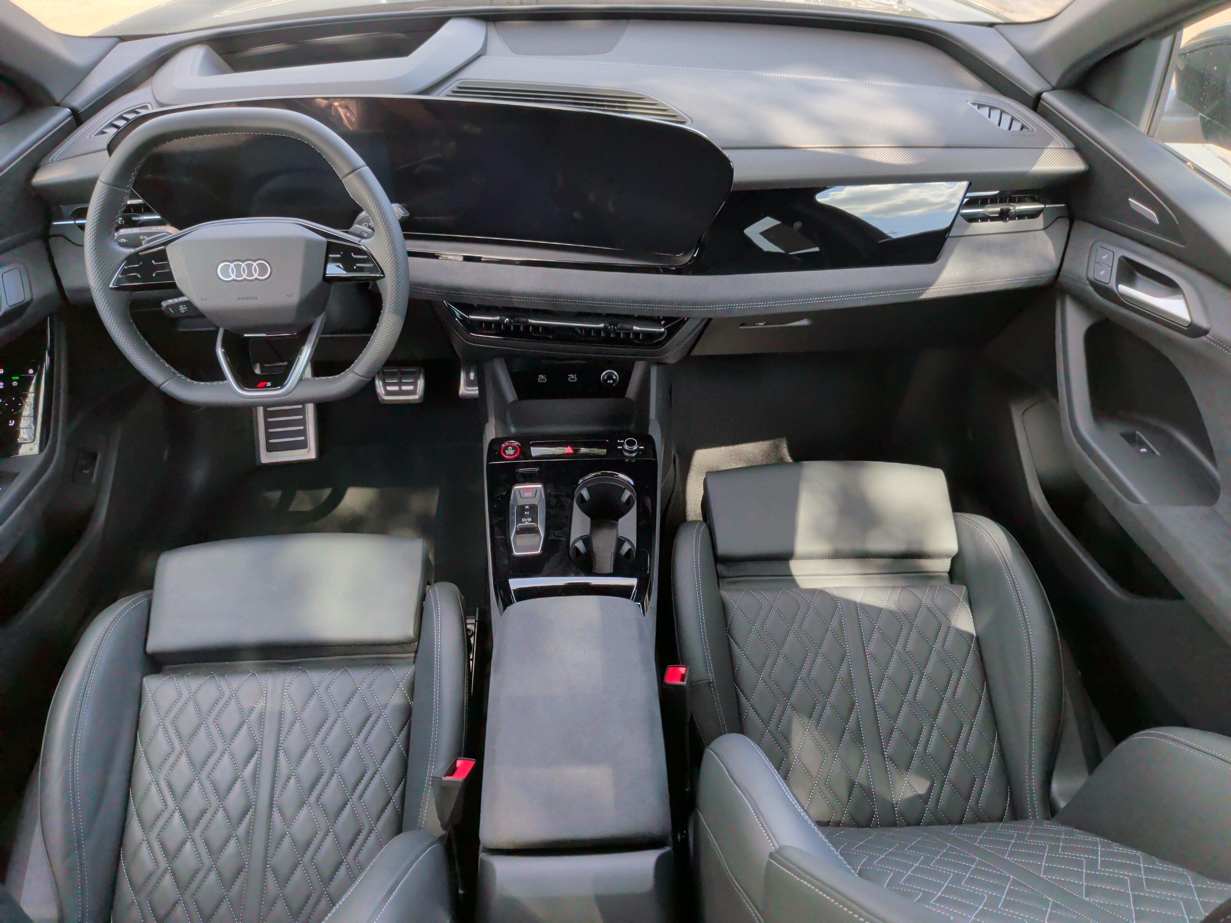 Certified 2025 Audi A6 e-tron Premium Plus w/ Premium Plus AWD/4WD image 29