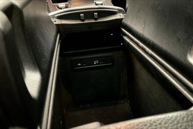 Used 2021 Mercedes-Benz GLC 300 4MATIC w/ Premium Package image 31