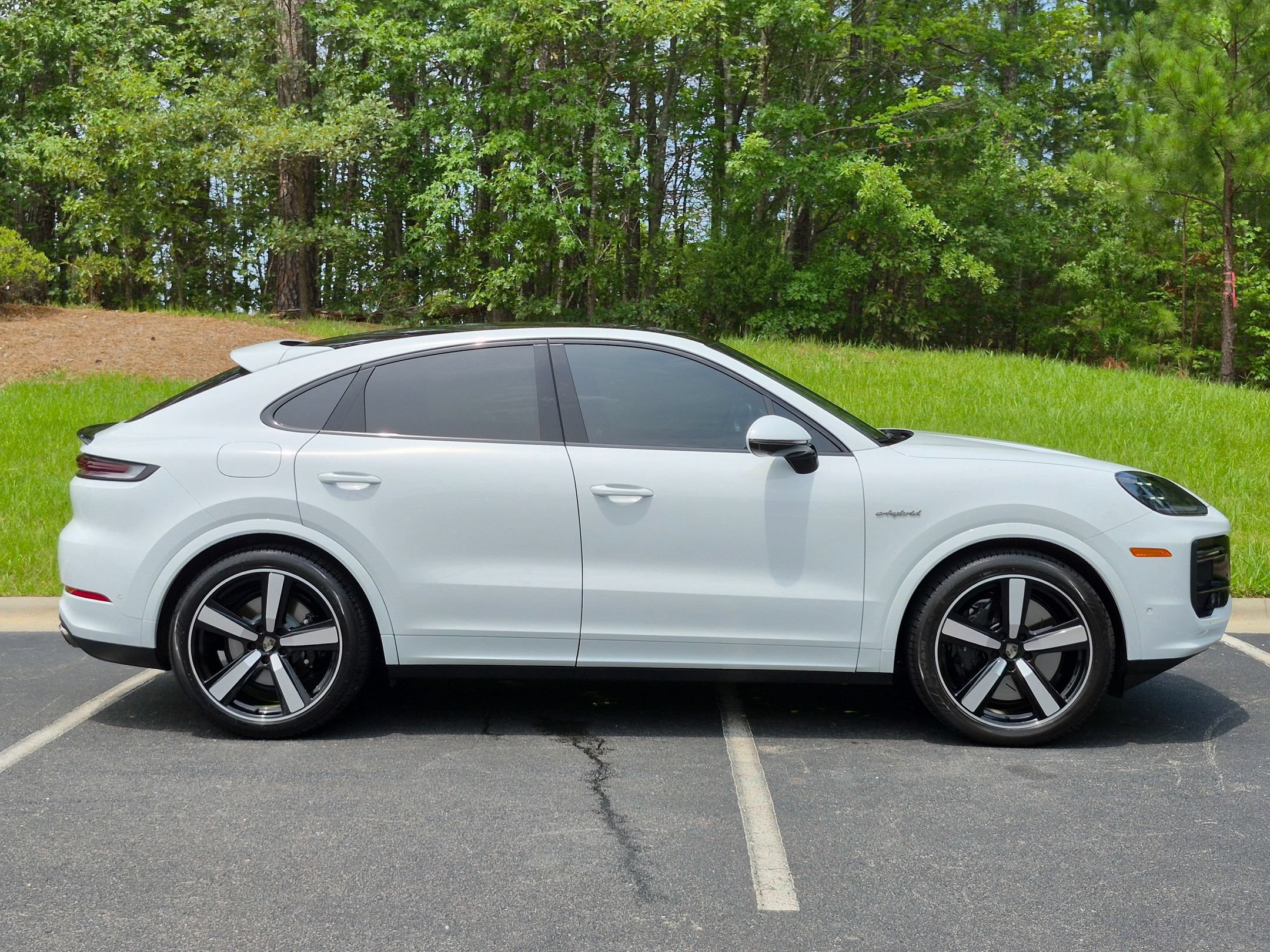 Certified 2026 Porsche Cayenne Turbo AWD/4WD image 33