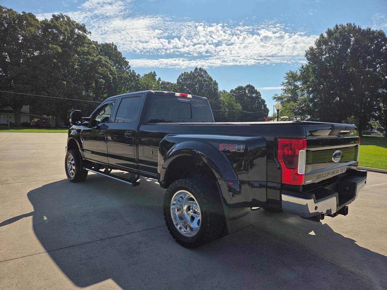 Used 2017 Ford F350 Lariat w/ Lariat Ultimate Package AWD/4WD image 8