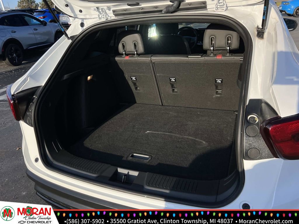 Certified 2024 Chevrolet Trax RS image 11