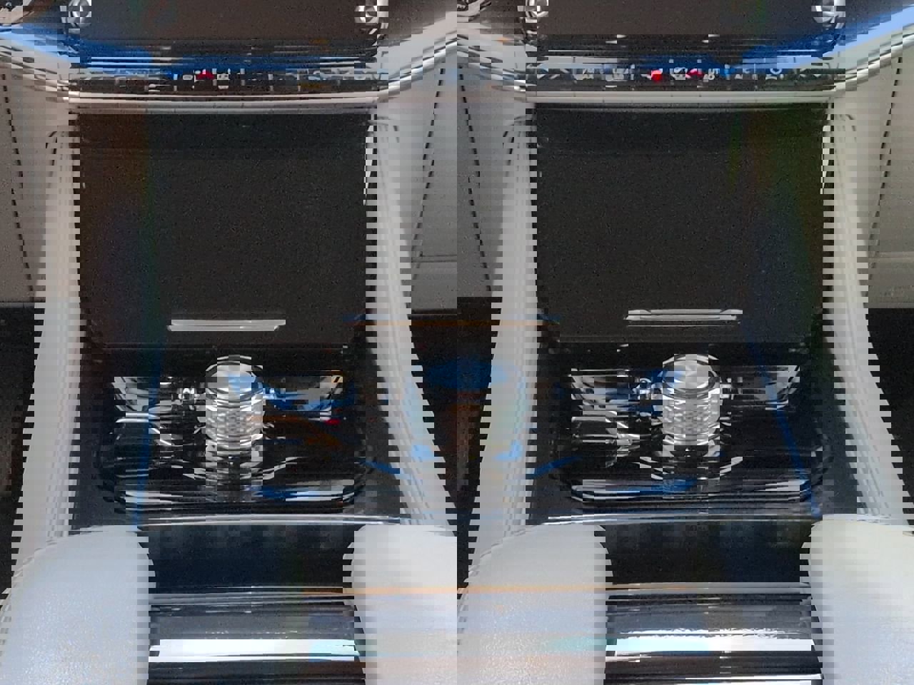 Certified 2024 Jeep Wagoneer L 4WD w/ Premium Group I image 18