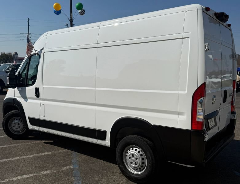New 2025 RAM ProMaster 2500 w/ Premium Convenience Group image 32