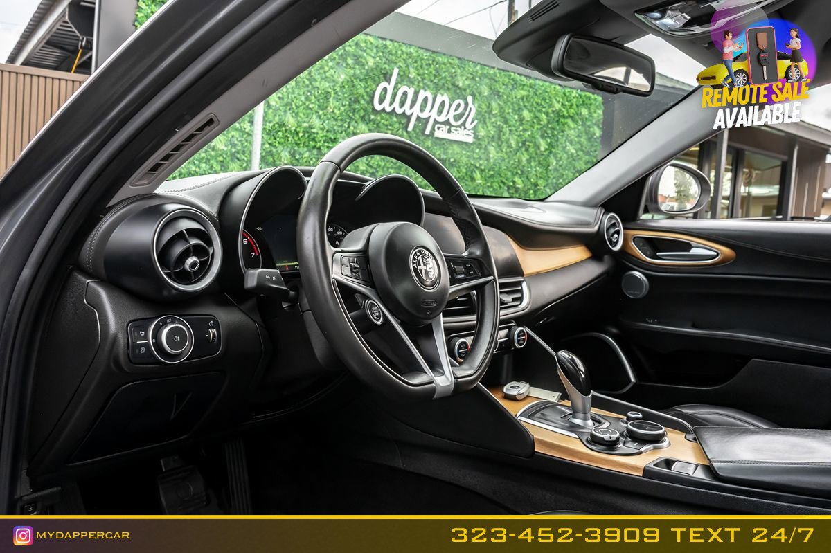 Used 2017 Alfa Romeo Giulia Ti w/ TI Lusso Light Wood Package image 10