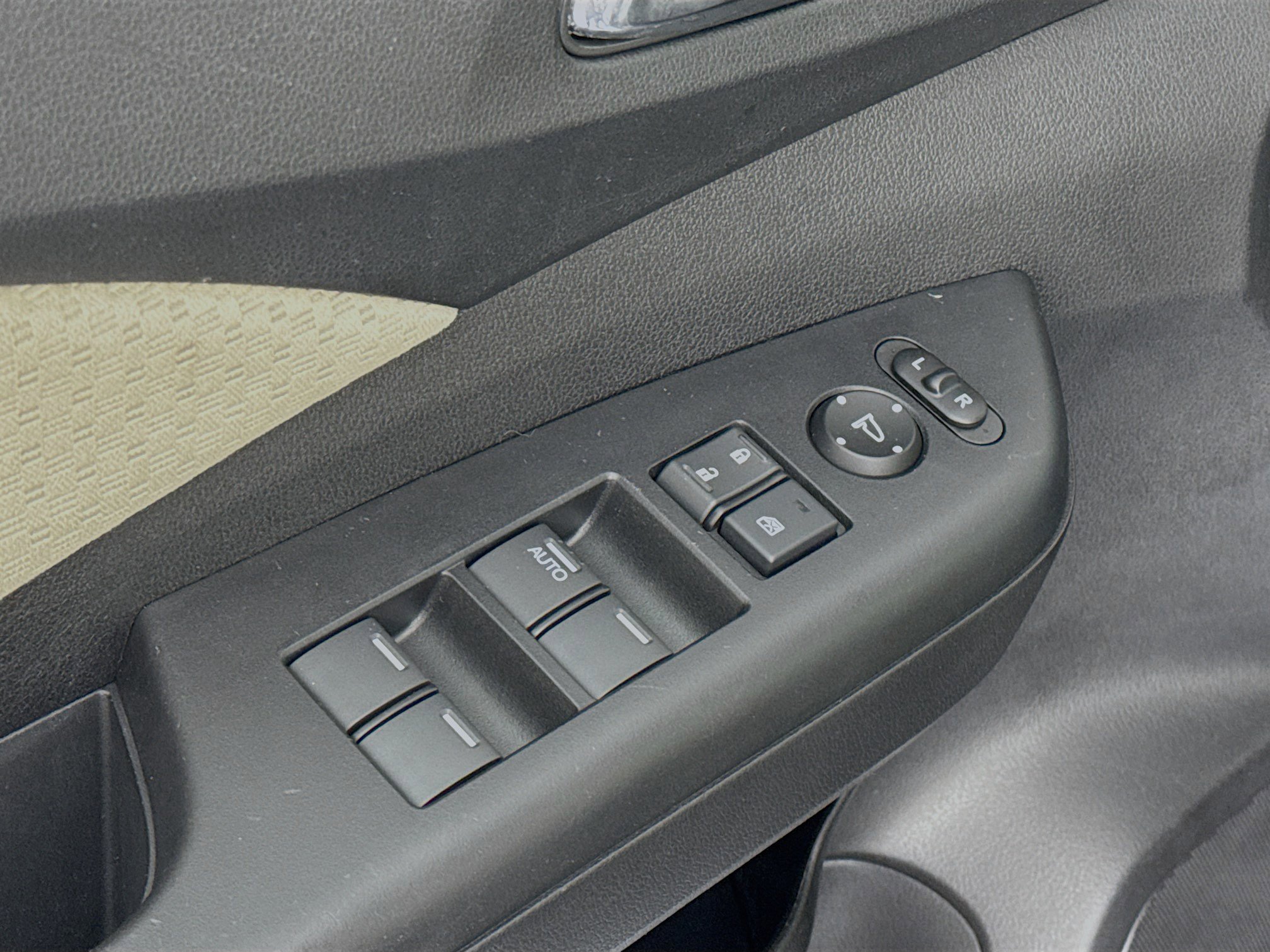 Used 2016 Honda CR-V EX image 17