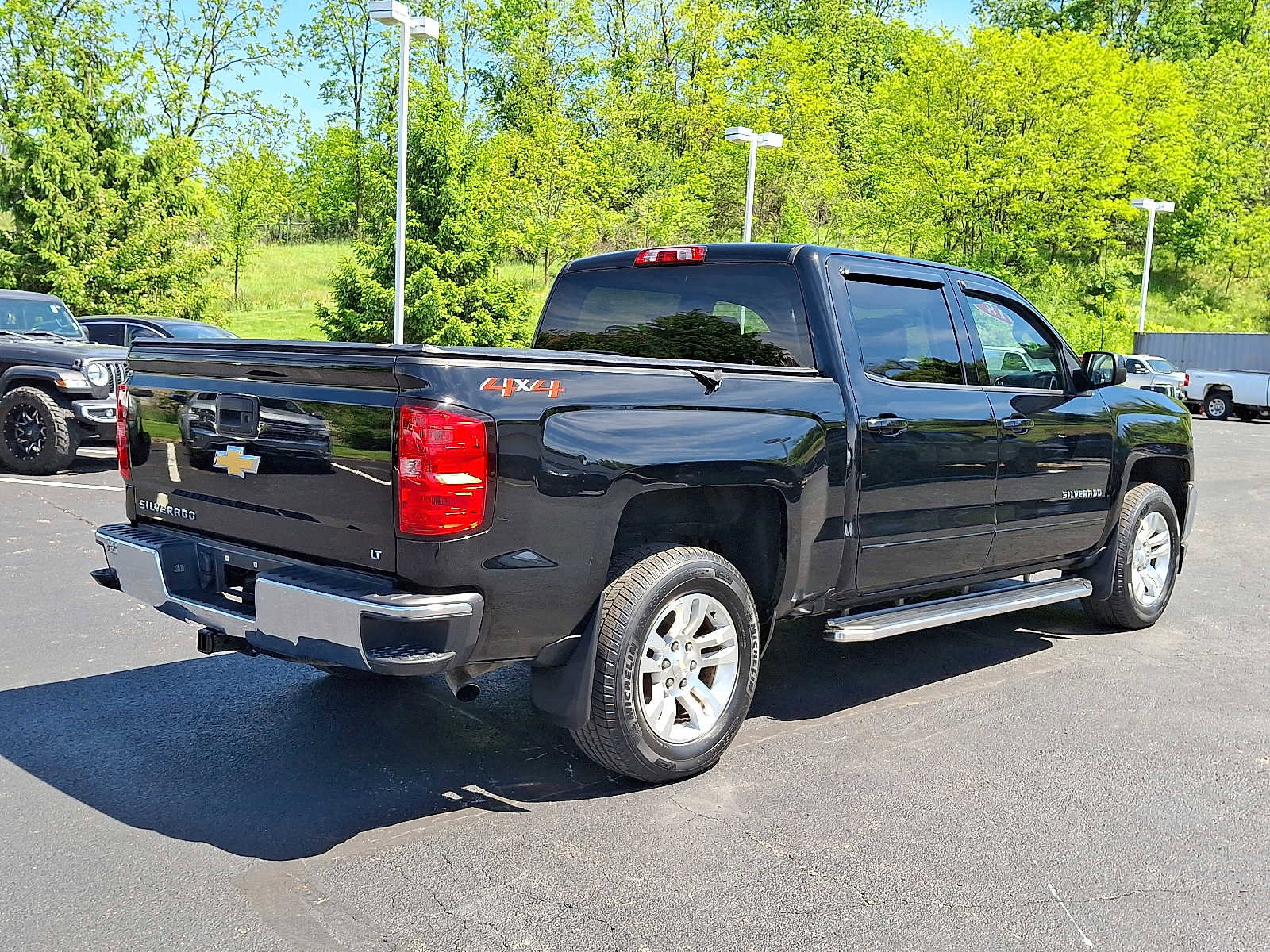 Used 2018 Chevrolet Silverado 1500 LT w/ All Star Edition AWD/4WD image 6