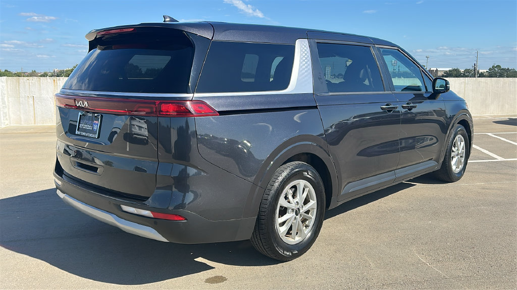 Used 2024 Kia Carnival LX FWD image 12