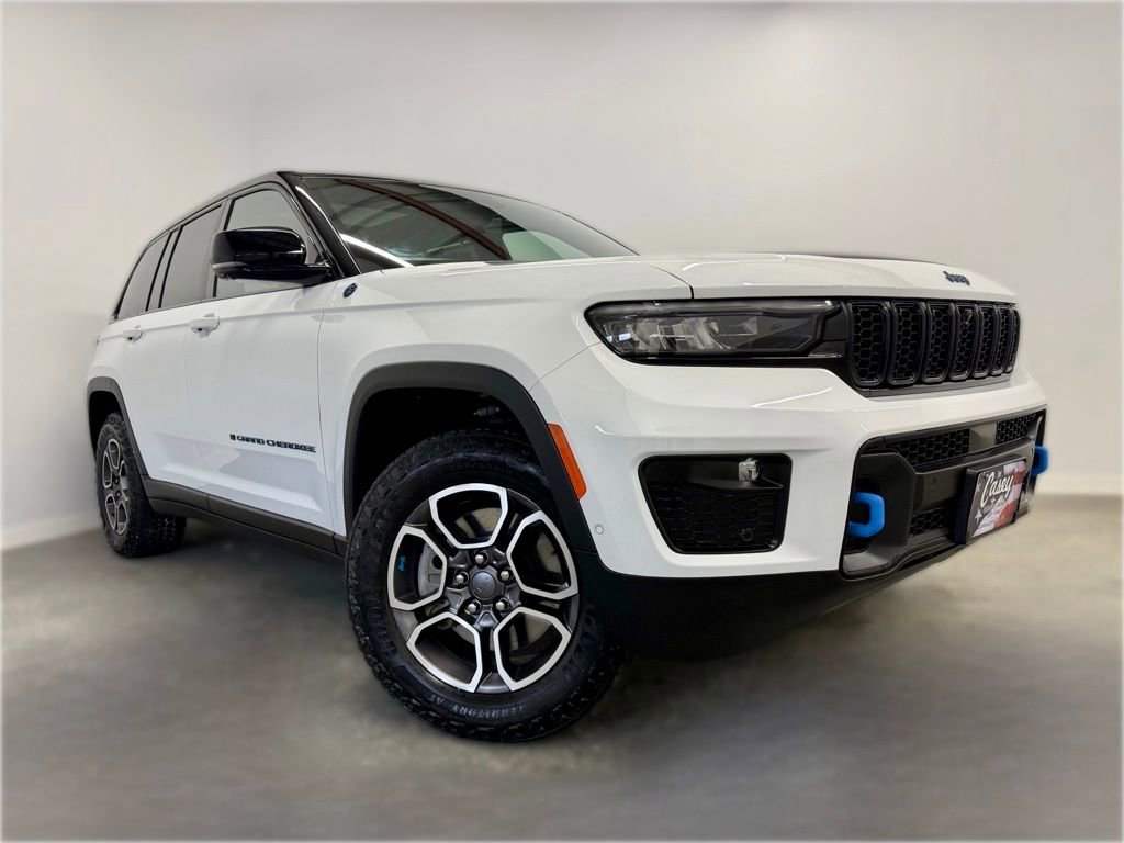 Used 2023 Jeep Grand Cherokee Trailhawk w/ Advanced Protech Group II image 3