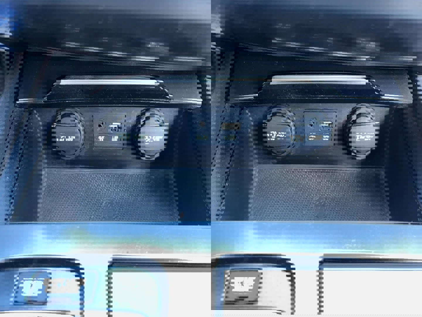 Used 2016 Hyundai Genesis 3.8 w/ Option Group 02 image 32