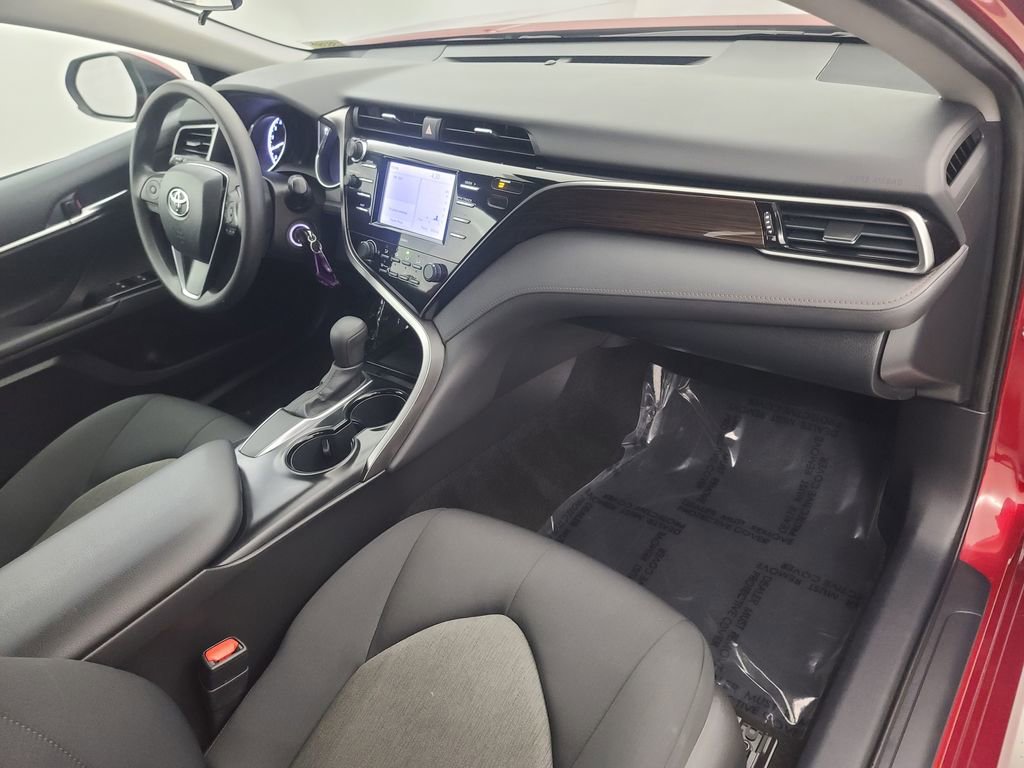 Used 2020 Toyota Camry LE image 14