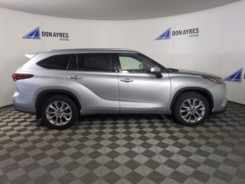 Used 2020 Toyota Highlander Limited AWD/4WD image 9