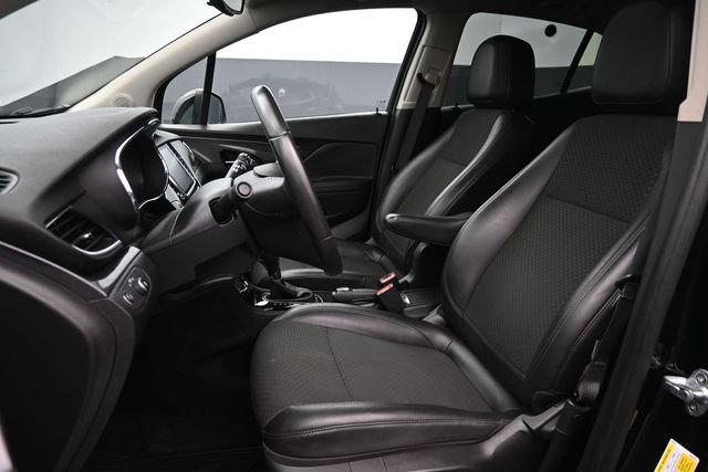 Certified 2020 Buick Encore Preferred w/ Safety Package FWD image 10