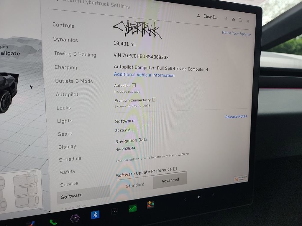 Used 2025 Tesla Cybertruck AWD Crew Cab image 31