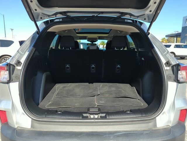 Used 2020 Ford Escape SE image 19