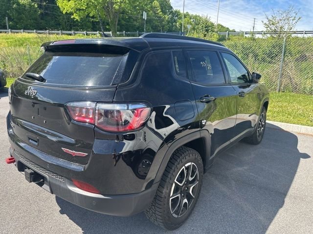 Used 2025 Jeep Compass Trailhawk w/ Trailer Tow Group AWD/4WD image 19