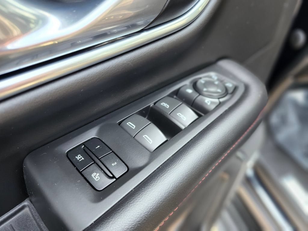 Used 2021 Chevrolet Tahoe RST w/ Luxury Package AWD/4WD image 16