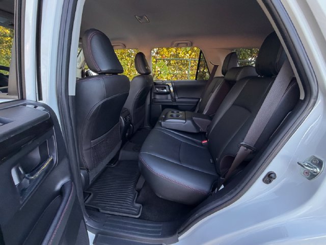 Used 2024 Toyota 4Runner TRD Off-Road Premium AWD/4WD image 38