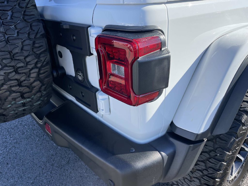 Used 2024 Jeep Wrangler Unlimited Rubicon AWD/4WD image 22