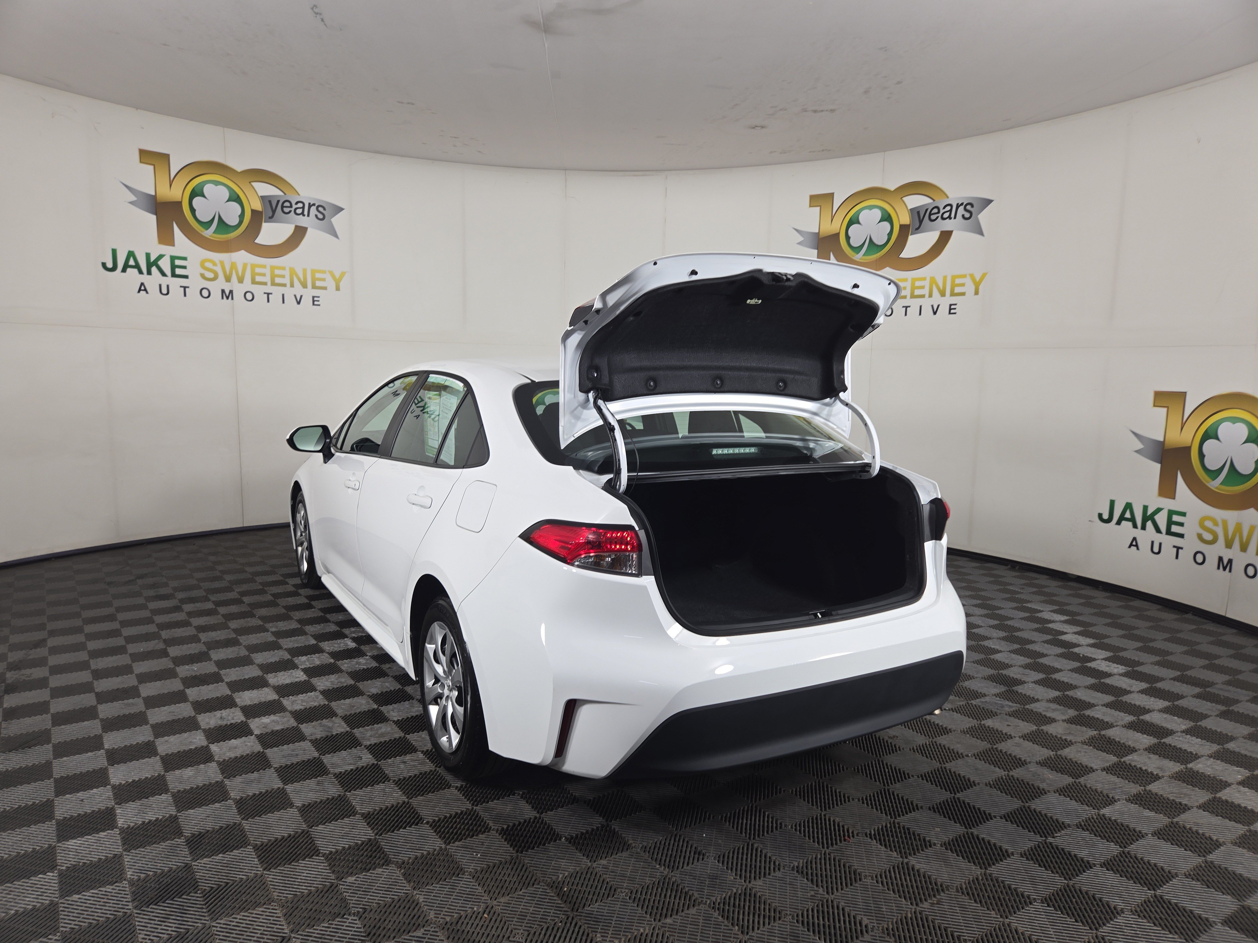 Used 2025 Toyota Corolla LE FWD image 29