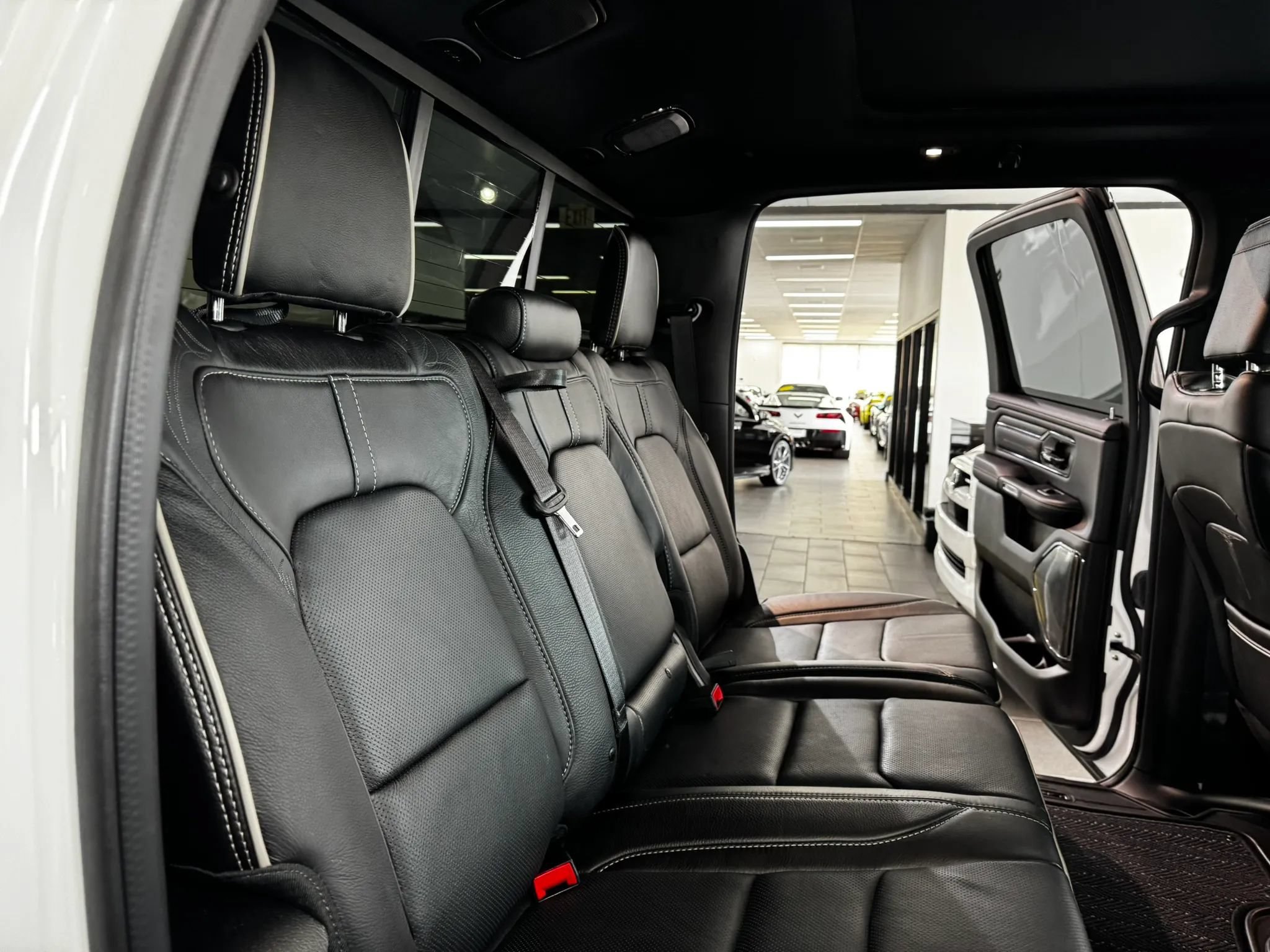 Used 2023 RAM 1500 Limited AWD/4WD image 17