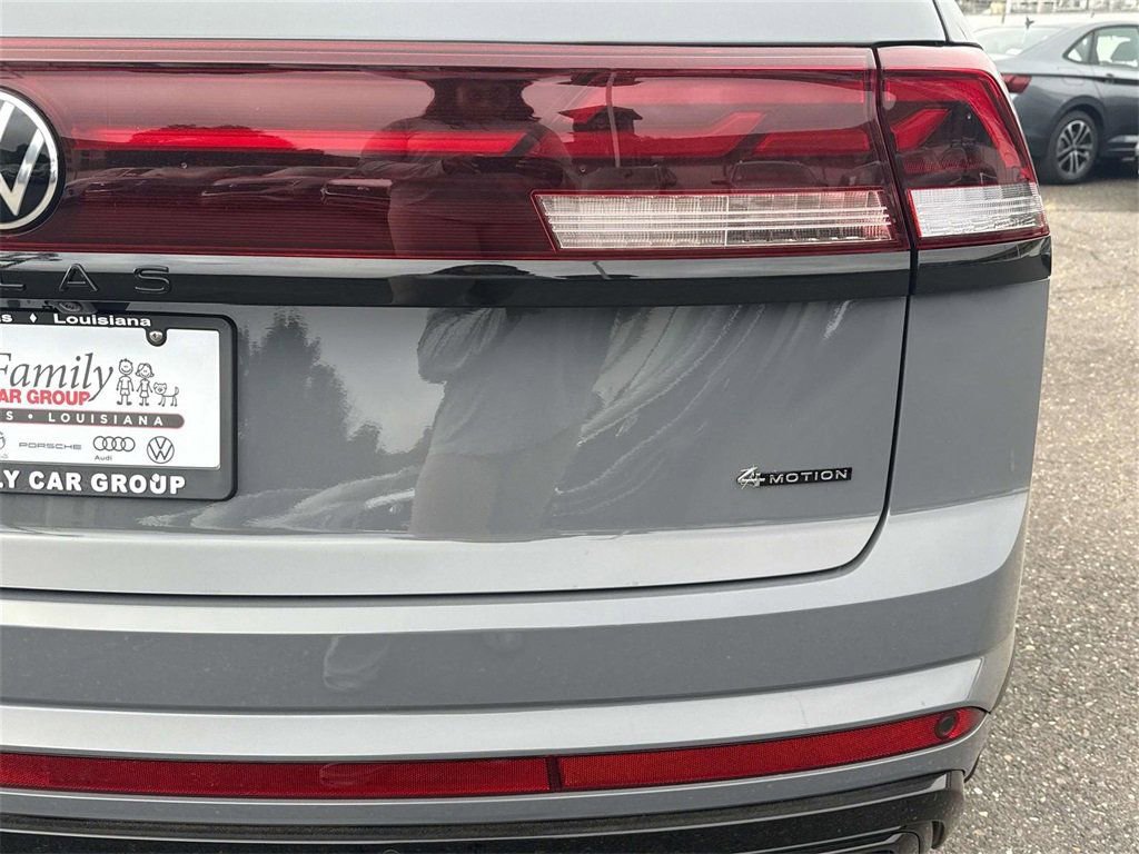 New 2026 Volkswagen Atlas Cross Sport SEL R-Line image 9